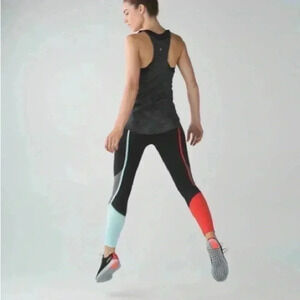 Lululemon Pedal To The Medal 7/8 tight legging W5I28S size 4 vsco color block